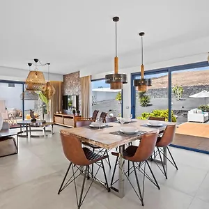 https://villalia-nerea.in-canary-islands.com